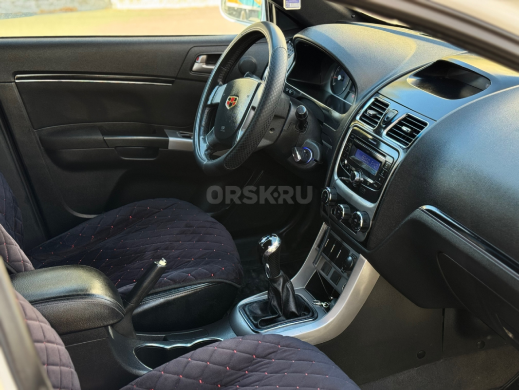 Продам Джили Эмгранд 2013 года, мотор 1.8 в богатой комплектации. - Орск