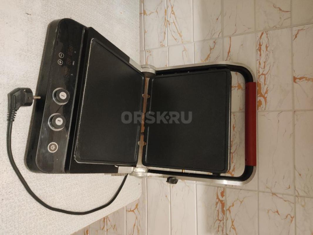 Продам электрогриль Vitek VT-2637

Коробки нет, но всё остальное в комплекте есть, сменные панели - Орск