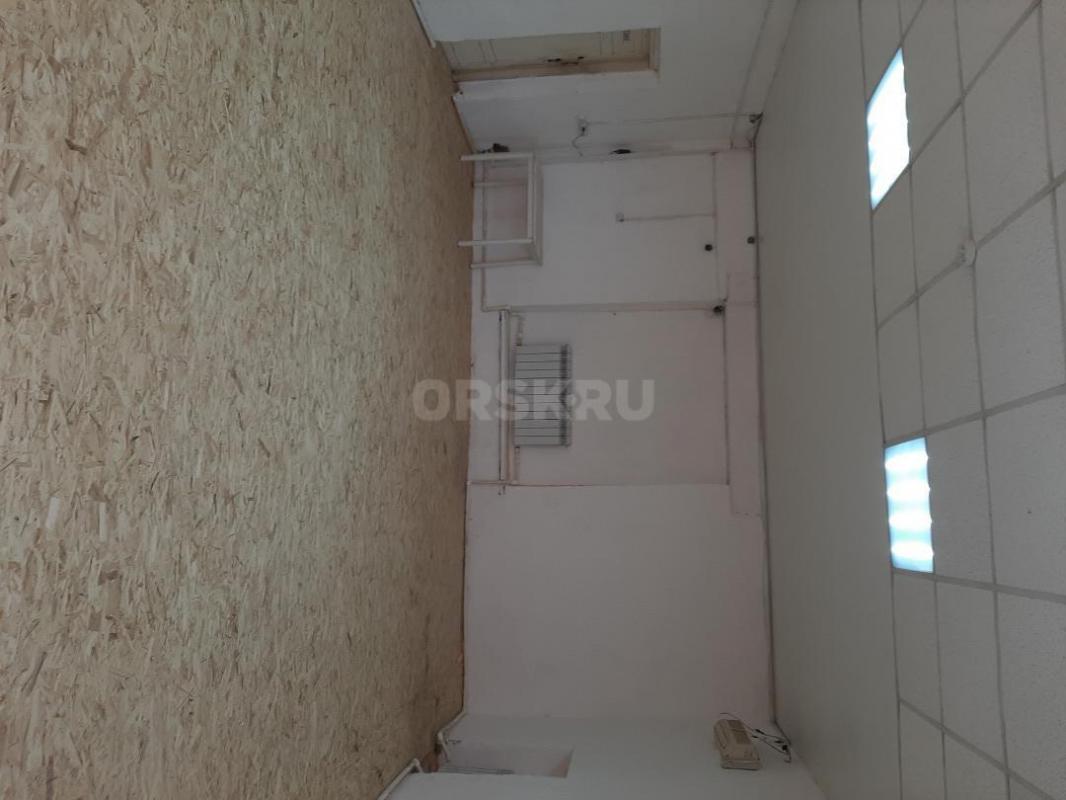 Продам  нежилое помещение 300 м2 - Домбаровский