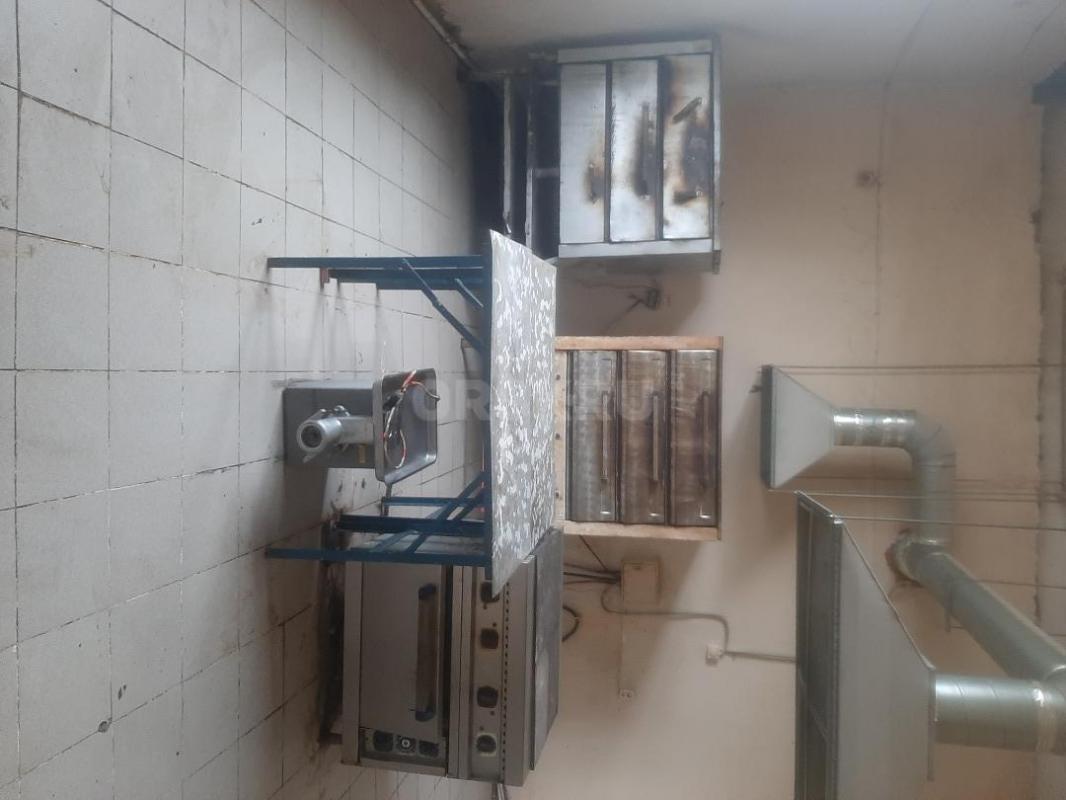 Продам  нежилое помещение 300 м2 - Домбаровский
