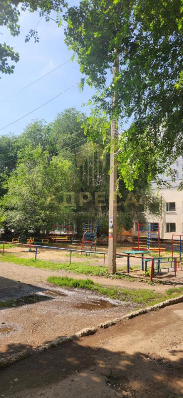 В комнате остается кухонный гарнитур, установлена раковина ( горячая и холодная вода) и вывод под ст - Оренбург