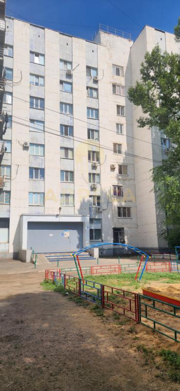 В комнате остается кухонный гарнитур, установлена раковина ( горячая и холодная вода) и вывод под ст - Оренбург