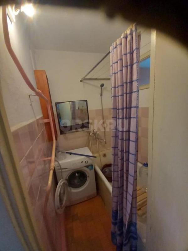 Продается 3-х комнатная квартира без ремонта. - Орск