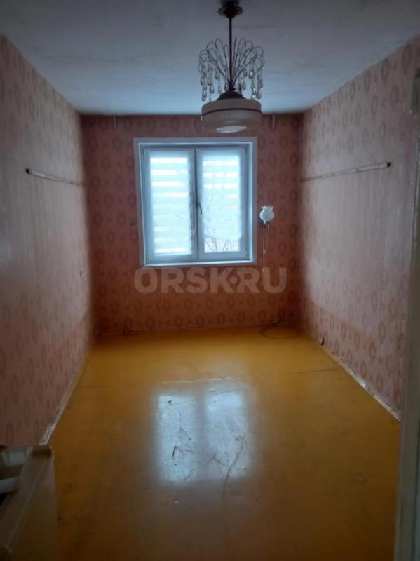 Продается 3-х комнатная квартира без ремонта. - Орск