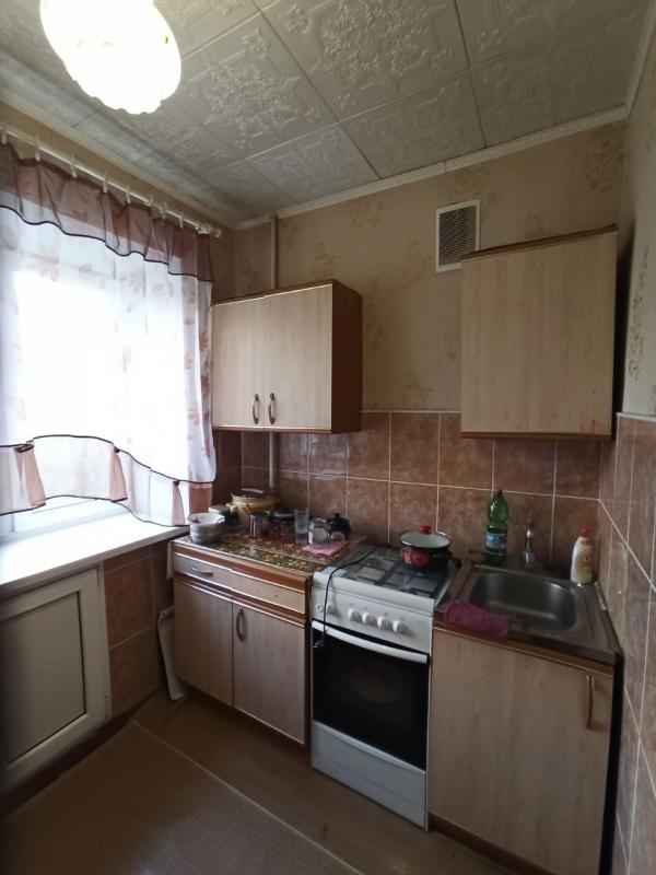 Продаётся отличная трёхкомнатная квартира  на привлекательном этаже , с развитой инфраструктурой рай - Новотроицк