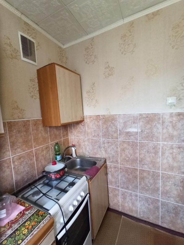 Продаётся отличная трёхкомнатная квартира  на привлекательном этаже , с развитой инфраструктурой рай - Новотроицк