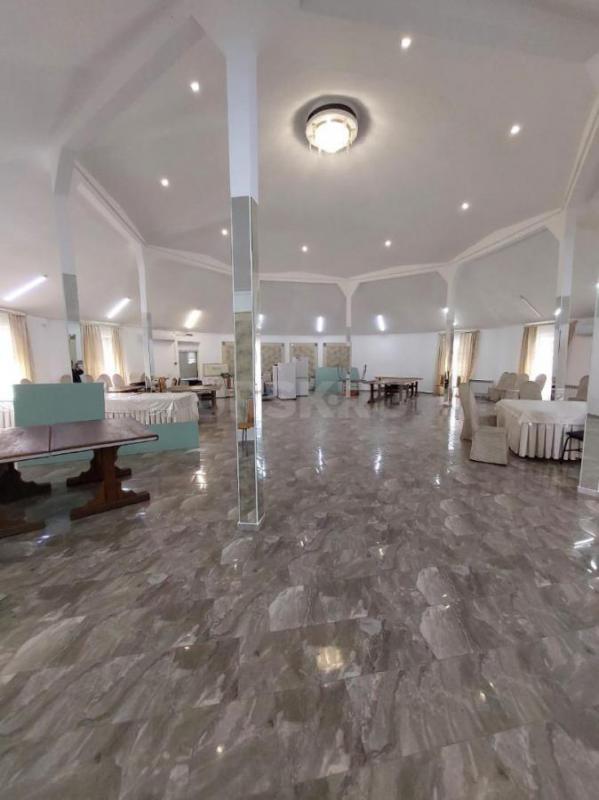 Сдается в аренду просторное помещение площадью 300 кв. - Орск