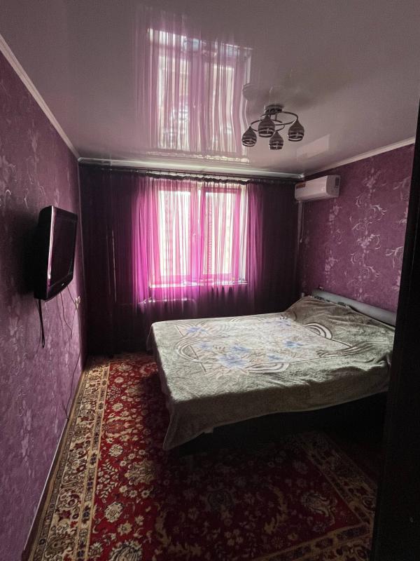 Срочно продаëтся 3-х комнатная (улучшенной планировки). - Новотроицк