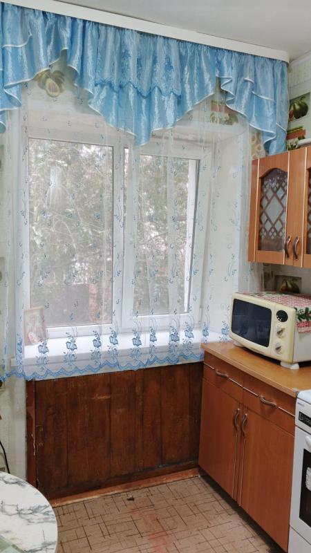 Сдается квартира в районе областной больницы 2, пять минут пешком до ТД Восход, 7 минут пешком до гл - Оренбург