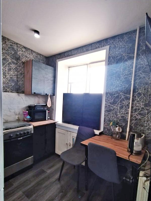 ПРОДАЁТСЯ 1- КОМНАТНАЯ КВАРТИРА, НА 4 ЭТАЖЕ, 4 - Х, ЭТАЖНОГО БЛОЧНОГО ДОМА, В ЦЕНТРЕ ГОРОДА! - Новотроицк