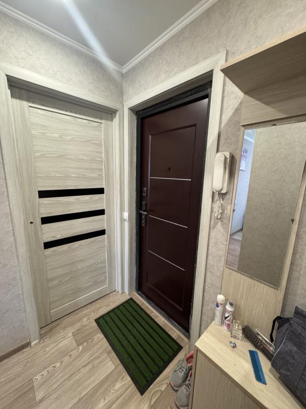 Продам 1- ую квартиру по ул. - Новотроицк