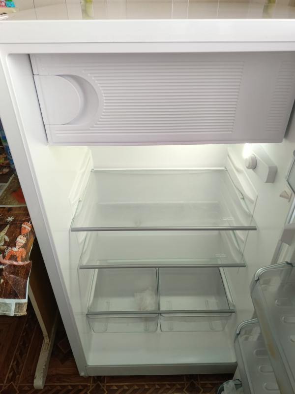 Продам холодильник Samtron в отличном состоянии, небольшой по высоте примерно 120-130 см, для одинок - Новотроицк