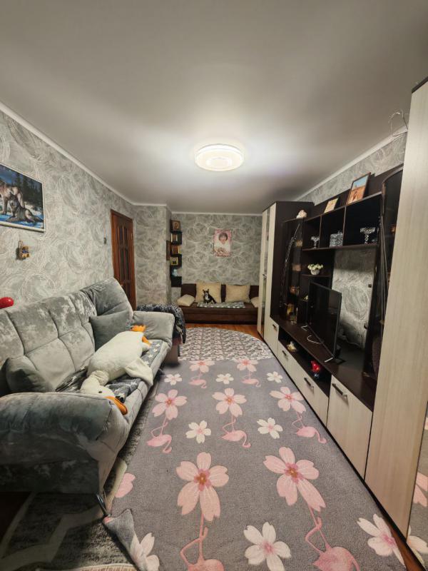 Предлагается к продаже уютная 1-комнатная квартира, расположенная в городе Новотроицк по адресу: ули - Новотроицк