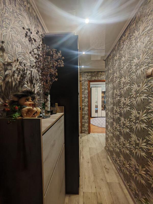 Предлагается к продаже уютная 1-комнатная квартира, расположенная в городе Новотроицк по адресу: ули - Новотроицк