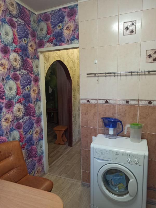 Продаётся  светлая и уютная однокомнатная квартира просто вьезжай и живи без вложений, г. - Новотроицк