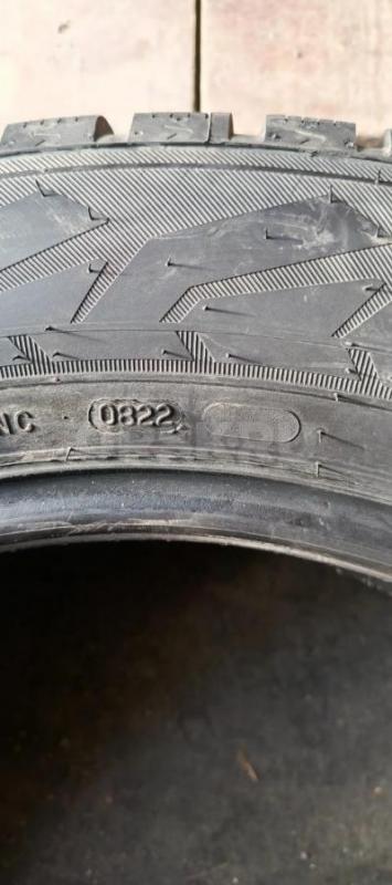 Продам комплект зимних шипованных шин в очень хорошем состоянии Nokian Tyres Nordman 7 SUV 225/60 R1 - Орск