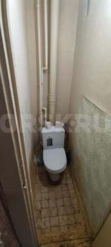 Продам двухкомнатную квартиру, расположенную на 3-м этаже пятиэтажного панельного дома по ул. - Орск