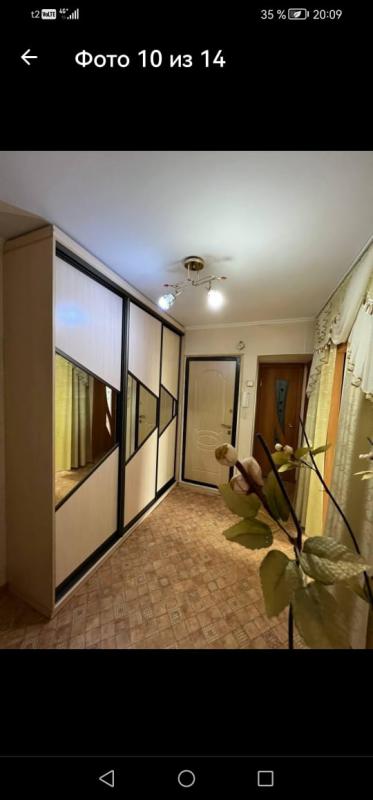 Продам 3 комнатную квартиру улучшенной планировки, вся инфраструктура рядом школа, детский сад, поли - Орск