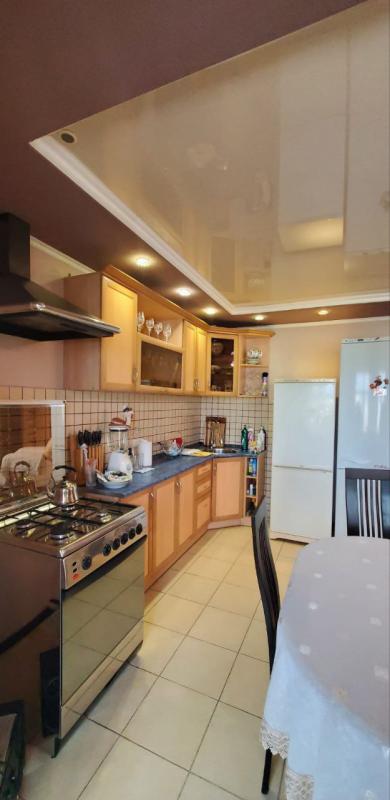 Просторная и уютная квартира ждет новых владельцев!

🌿 Предлагается: просторная трехкомнатная квар - Гай