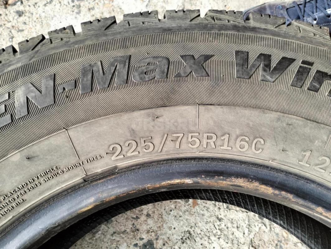 Комплект зима, состояние отличное, 225/75/16  зима шипы. - Орск