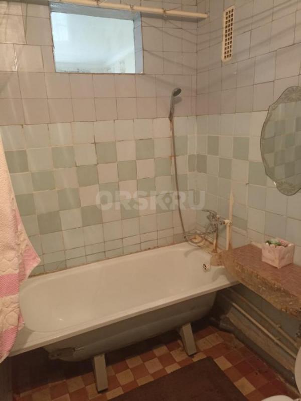 Продаю 3-х комнатную квартиру( маломерка), общей площадью 44 кв. - Орск