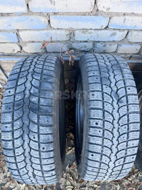 Комплект зимних колес на штампованных дисках Ваз 185/60/R14, резина Кама Ирбис, два с шипами, два по - Орск