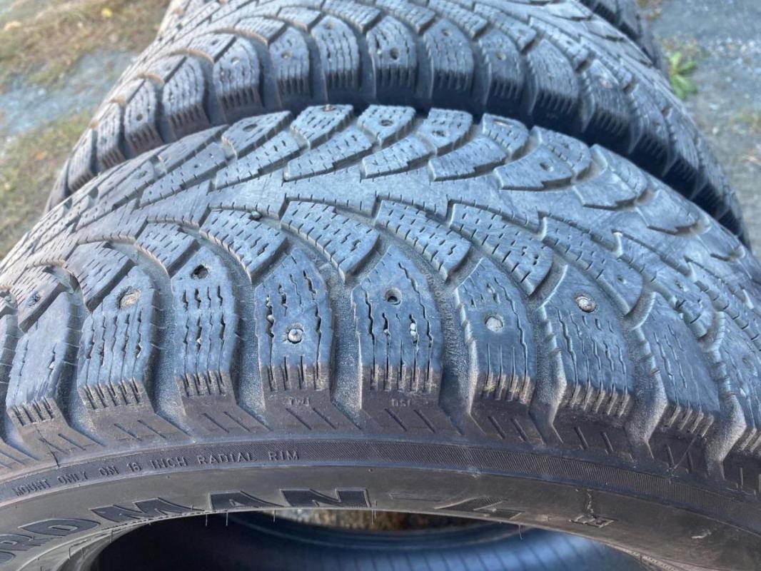 Продам комплект зимней резину Норман 4 размер 215/65 r16. - Орск