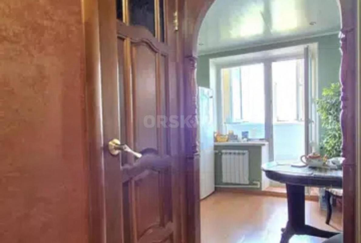 Срочно, в связи с переездом в другой город, продам квартиру в новом районе по цене ниже рынка. - Орск