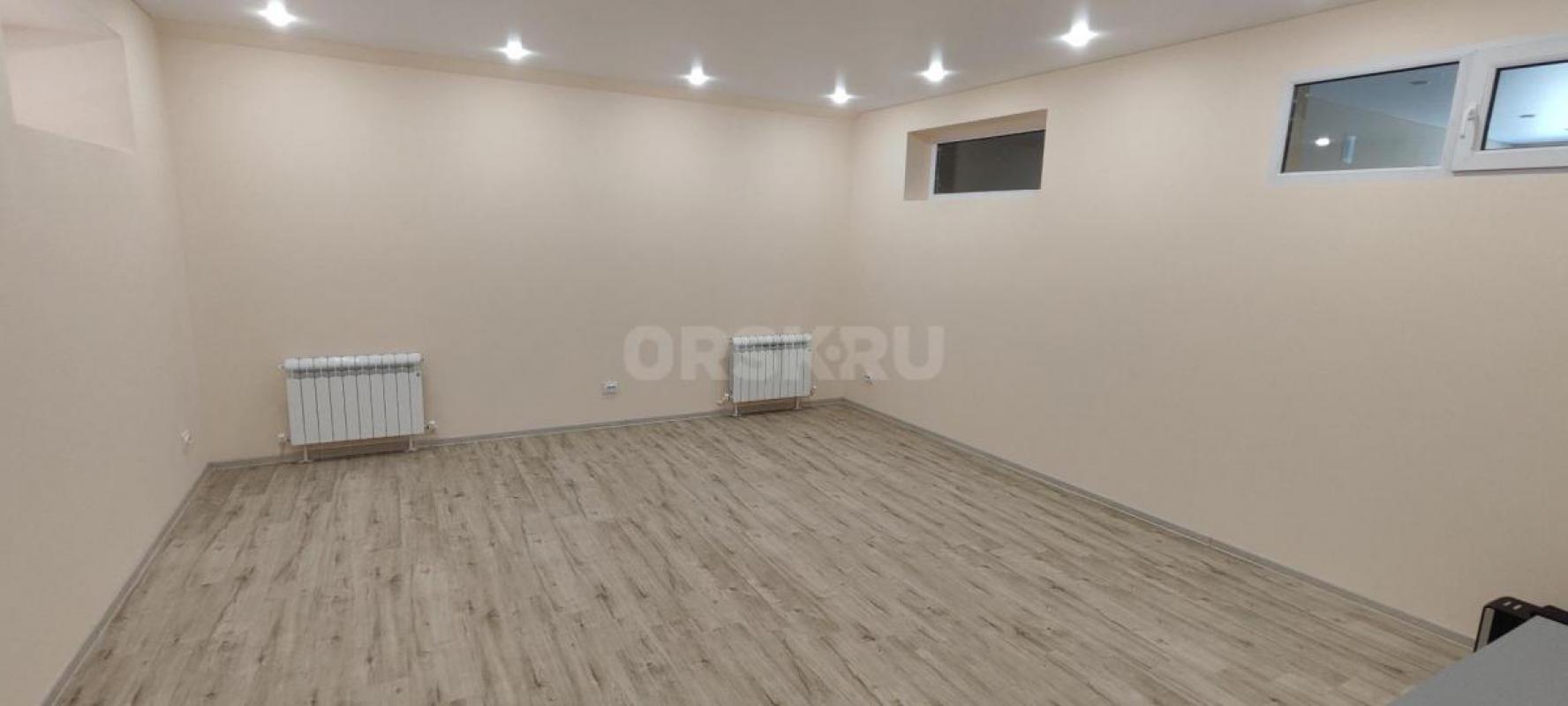 Сдам в аренду новые офисные помещения в центре города на площади Гагарина площадь кабинетов от 25 до - Орск