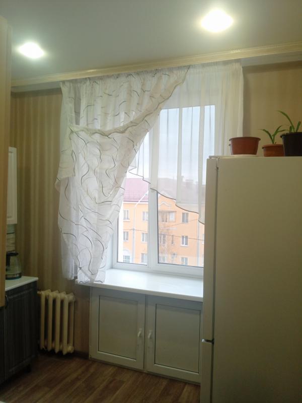 Продаётся двухкомнатная кв в городе Новотроицк 47,1кв. - Новотроицк