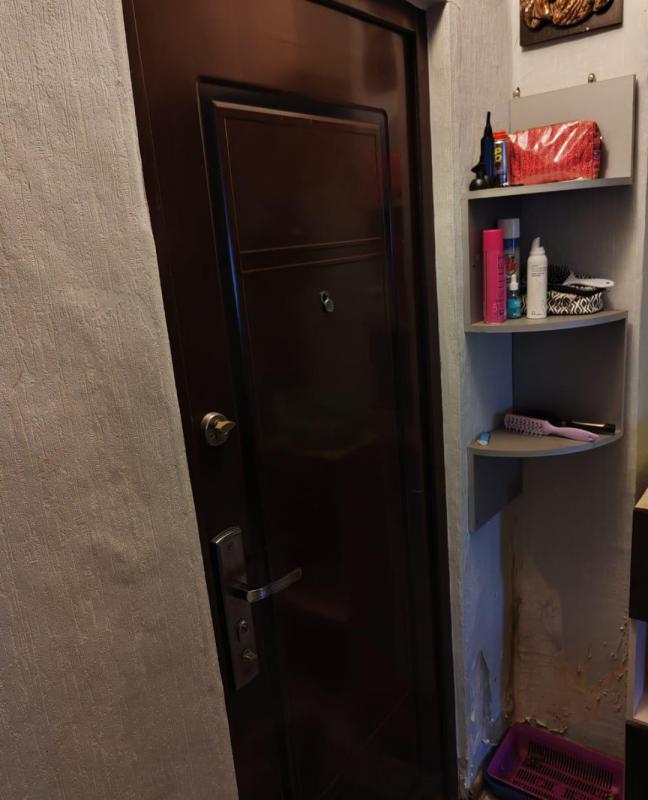 Продается теплая 2-х квартира 
Большие раздельные комнаты ширина 3,5. - Новотроицк