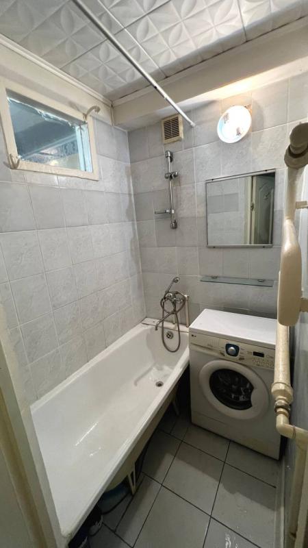 Продается теплая 3-комнатная квартира практически в центре города. - Гай