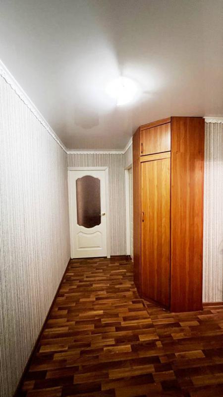 Продается теплая 3-комнатная квартира практически в центре города. - Гай