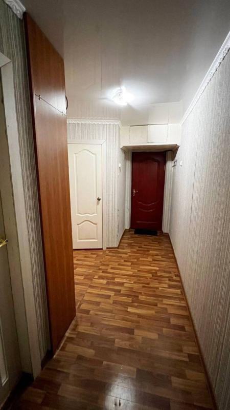 Продается теплая 3-комнатная квартира практически в центре города. - Гай