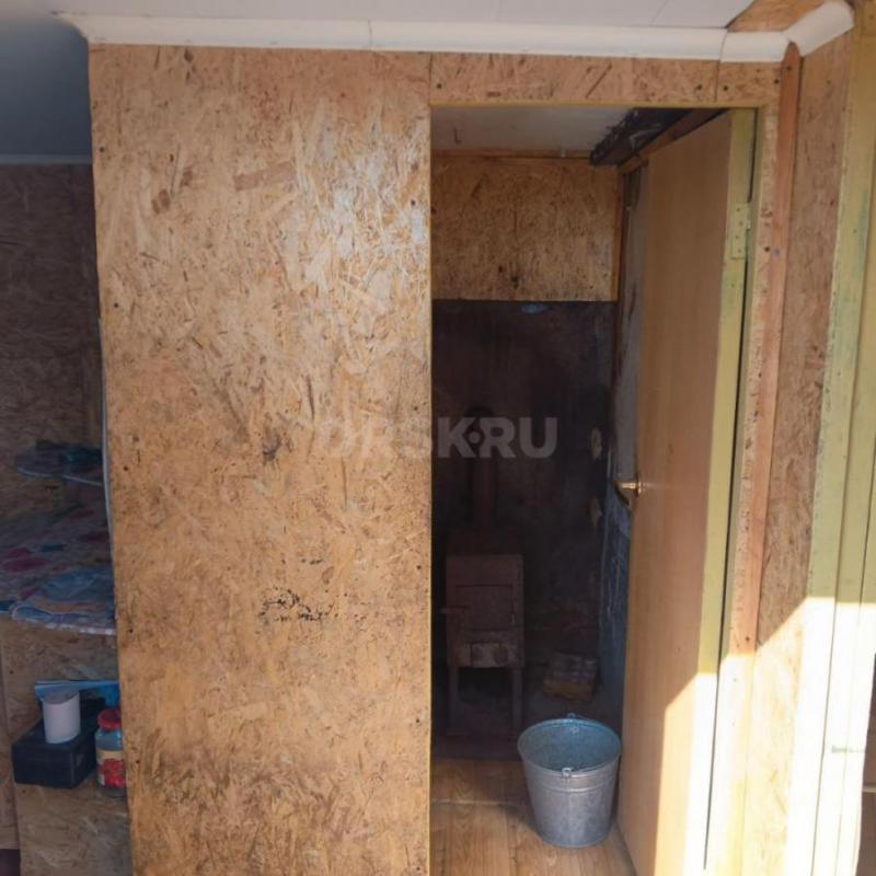 Продам вагон дом в отличном состояний с хорошим ремонтом внутри,в крыше встроен бак для воды на 300 - 1