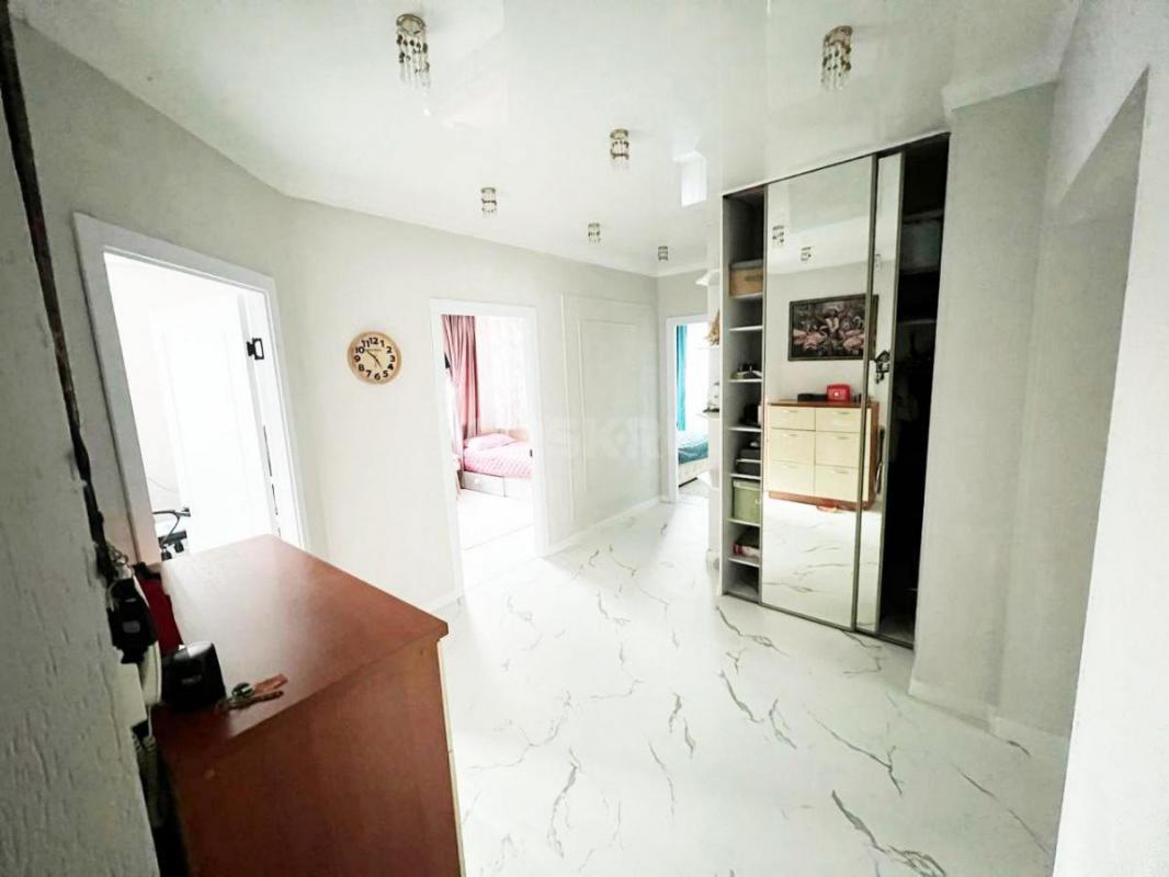 Продается просторная,  уютная и светлая 4-комнатная квартира общей площадью 102,5 м², расположенная - Орск