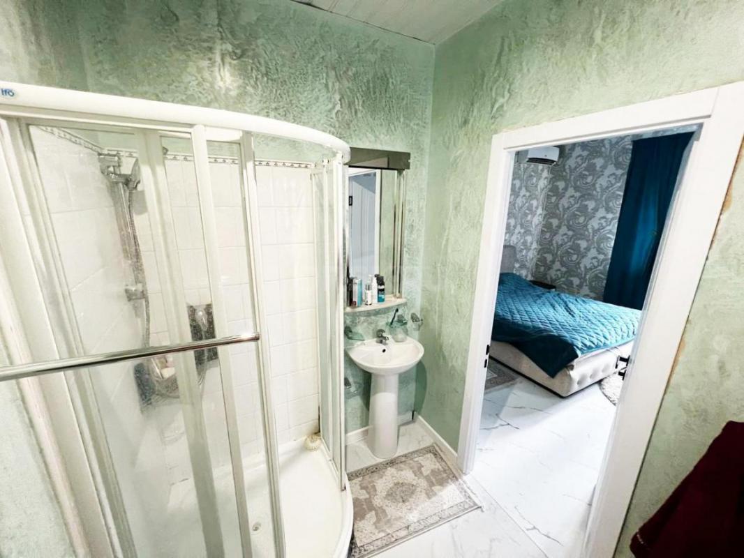 Продается просторная,  уютная и светлая 4-комнатная квартира общей площадью 102,5 м², расположенная - Орск