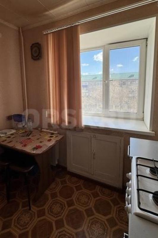 Сдается на длительный срок двух комнатная квартира, расположенная в центре города, по адресу: пр. - Орск