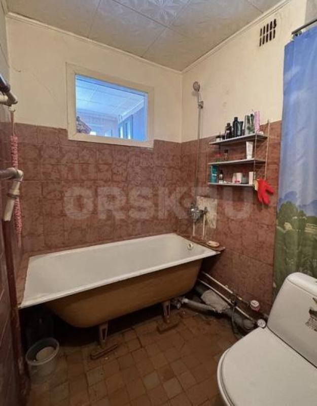 Сдается на длительный срок двух комнатная квартира, расположенная в центре города, по адресу: пр. - Орск