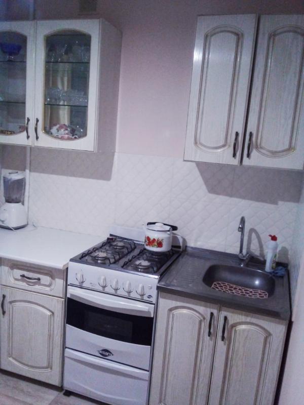 Продается ШИКАРНАЯ  2х-КОМНАТНАЯ КВАРТИРА в самом центре города на ост. - Новотроицк