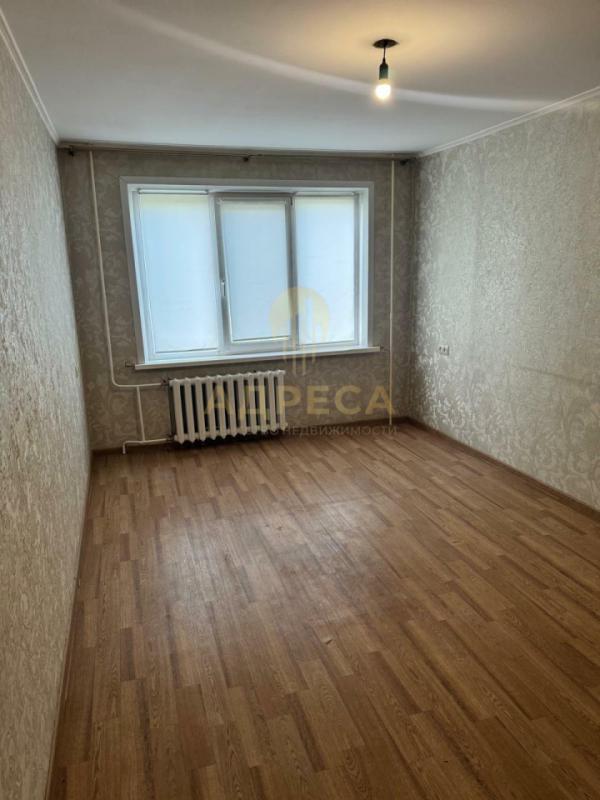 Продаётся трёхкомнатная квартира, общая площадь 61кв. - Новотроицк