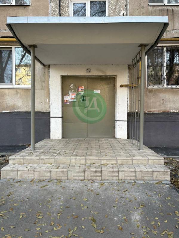 Продам 3-х комнатную квартиру в центре города по адресу: улица Красная дом № 17, ост."маг. - Орск