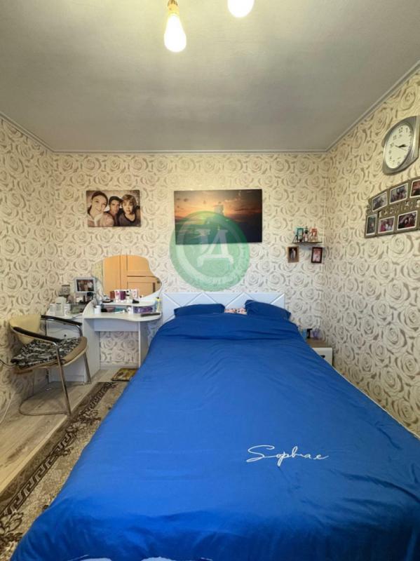 Продам 3-х комнатную квартиру в центре города по адресу: улица Красная дом № 17, ост."маг. - Орск