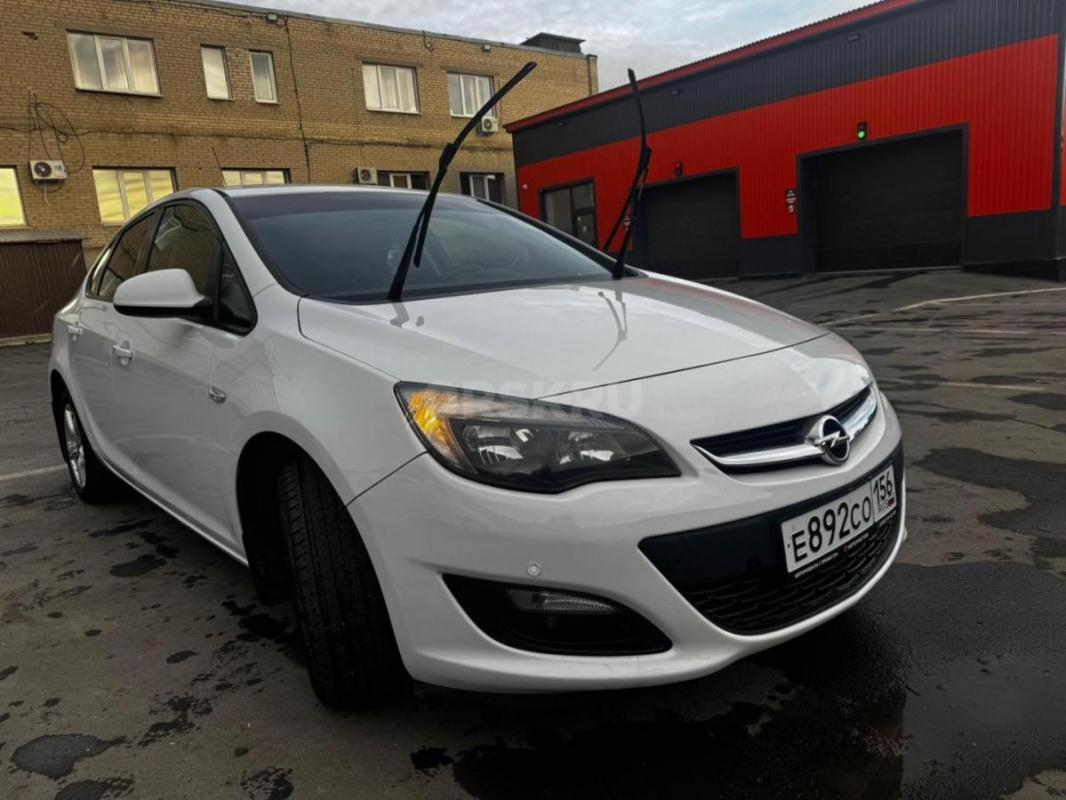 Продам Опель астра J рестайлинг, 2014 года выпуска, в отличном состоянии: ходовая плотная без каких - Гай