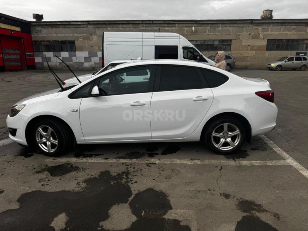 Продам Опель астра J рестайлинг, 2014 года выпуска, в отличном состоянии: ходовая плотная без каких - Гай