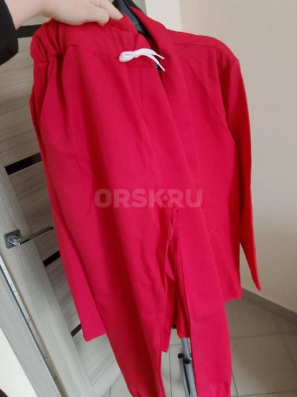 Продам брючный костюм 50-52 размера, новый. - Орск