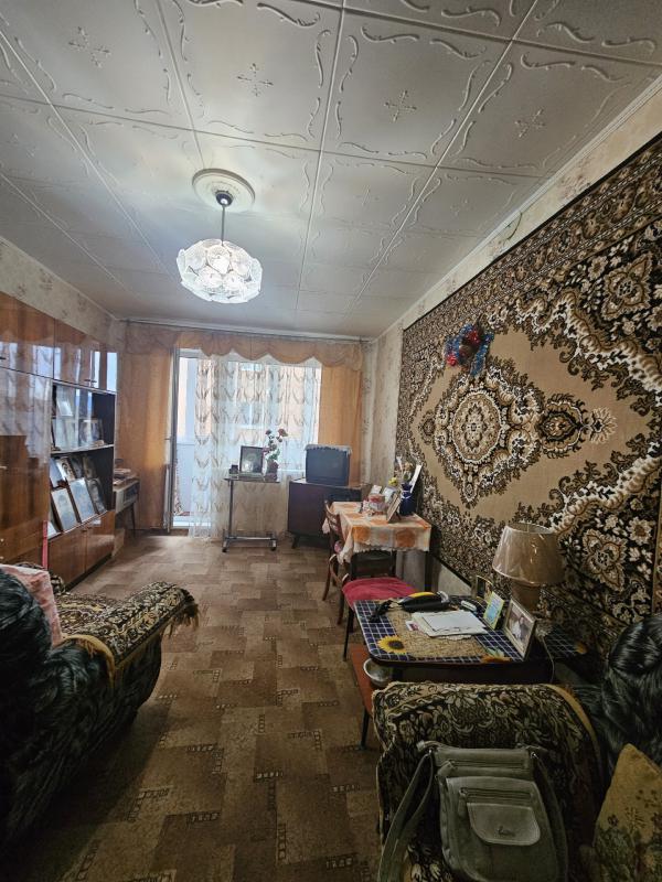 > В Новотроицке продаётся светлая 2-комнатная квартира на втором этаже!
>
> Адрес: ул. - Новотроицк