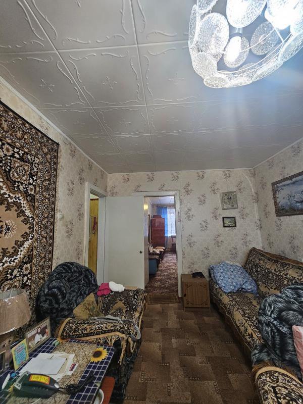 > В Новотроицке продаётся светлая 2-комнатная квартира на втором этаже!
>
> Адрес: ул. - Новотроицк