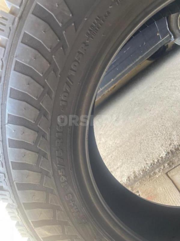 продам комплектом новую зимнюю шипованную резину NORDMAN С 195/75 R16 C, в количестве 6 штук, по цен - Орск