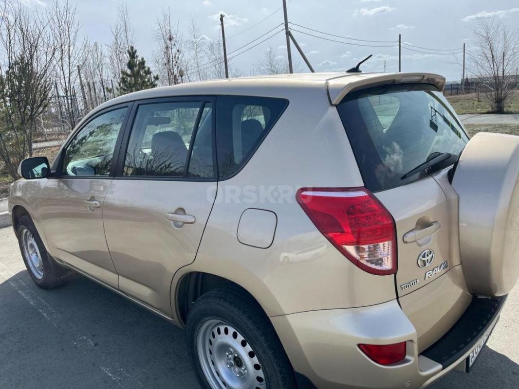 Продам Тойота Рав 4 декабрь 2010 года в отличном состоянии , родной пробег 75 тысяч километров , пол - Орск